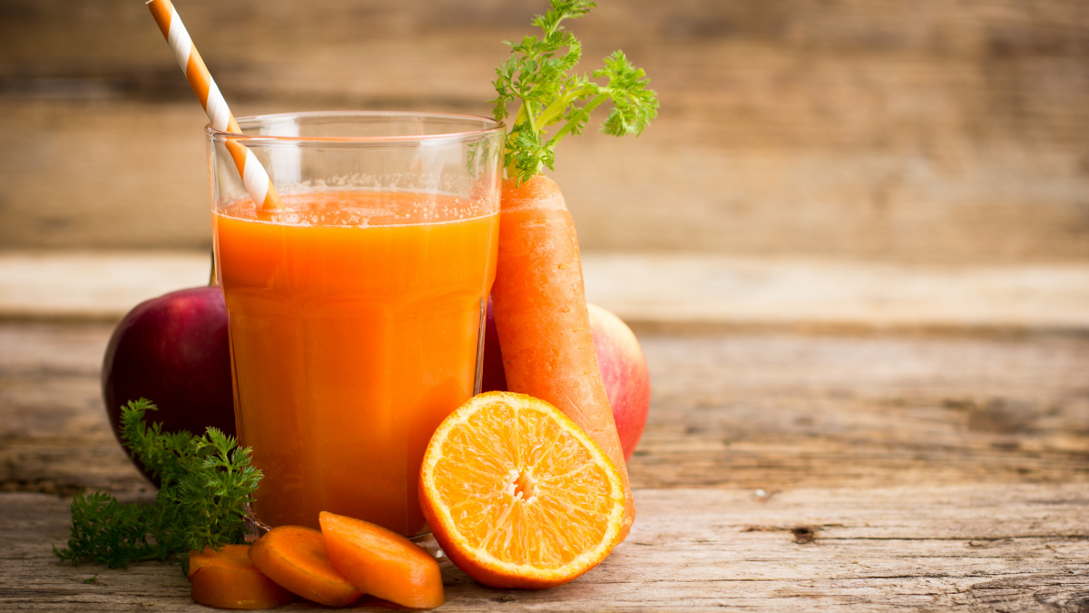 How to Prepare Carrot Juice for Glowing Skin? 8 Easy Juice and Face